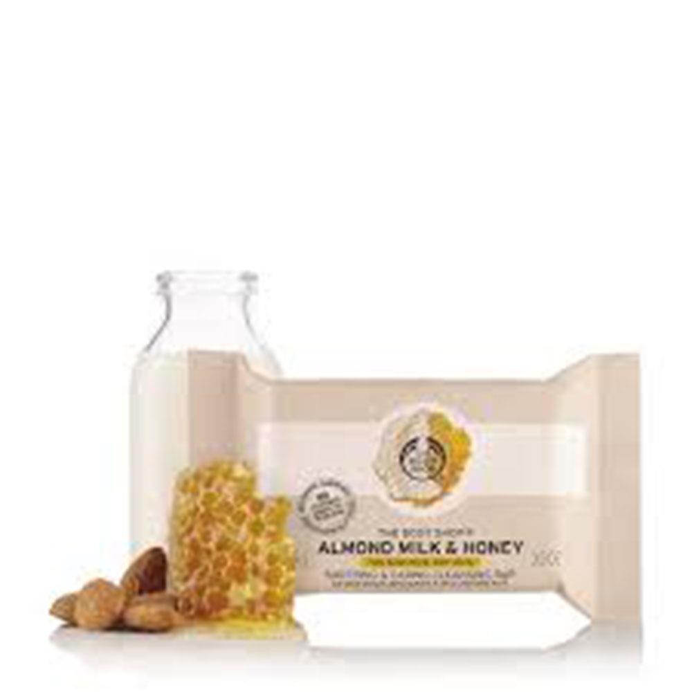 The Body Shop Almond Milk & Honey Soothing & Caring Cleansing Bar 100g